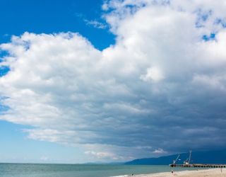 Отель "Золотые пески" (бывш. "Кудры")