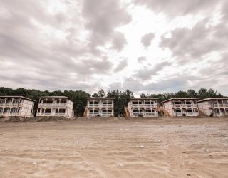 Отель "Золотые пески" (бывш. "Кудры")