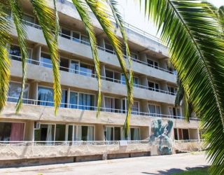 Отель "Золотые пески" (бывш. "Кудры")