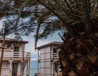 Отель "Золотые пески" (бывш. "Кудры")