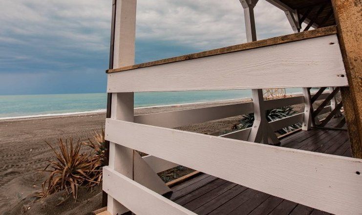 Отель "Золотые пески" (бывш. "Кудры")