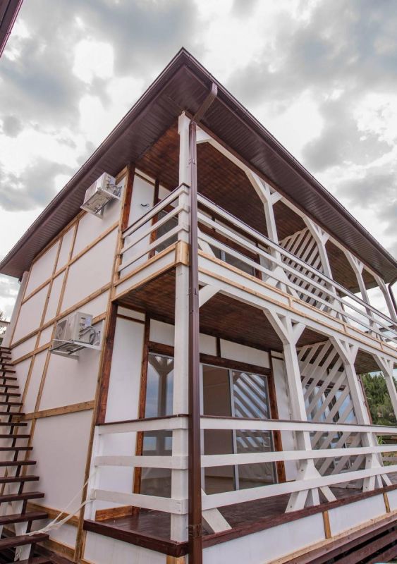 Отель "Золотые пески" (бывш. "Кудры")